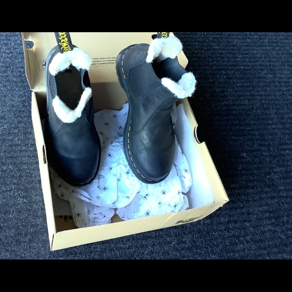 Doc Martens Chelsea boots